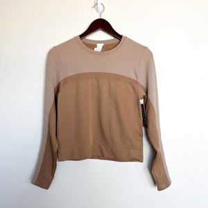 NWT Ryka Seamless Sweat Wicking Athletic Top Large